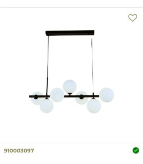 Hanglamp 7 lichts met witte bollen in het zwart