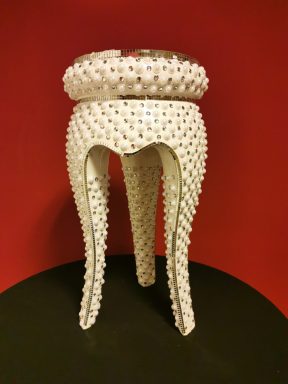 Bijzettafel parel met spiegeltjes 65 hoog