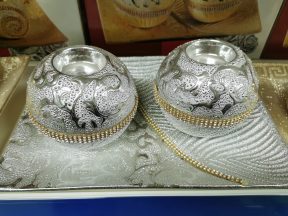 Decoratie schaal  met 2 theelichthouders zilver